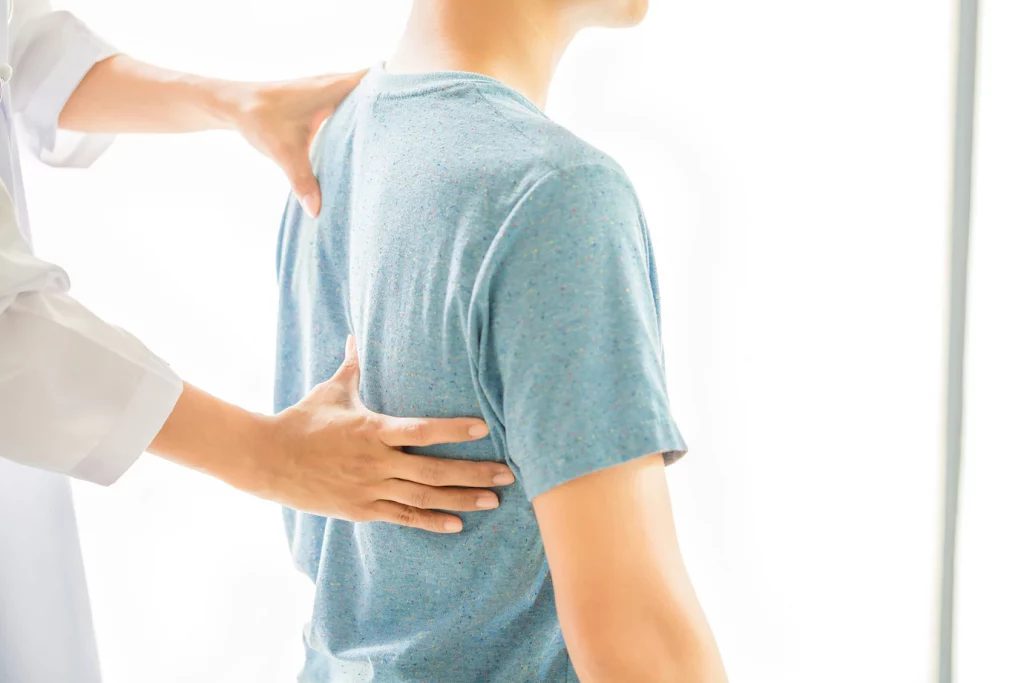 ¿Qué es la escoliosis? Causas y tratamientos